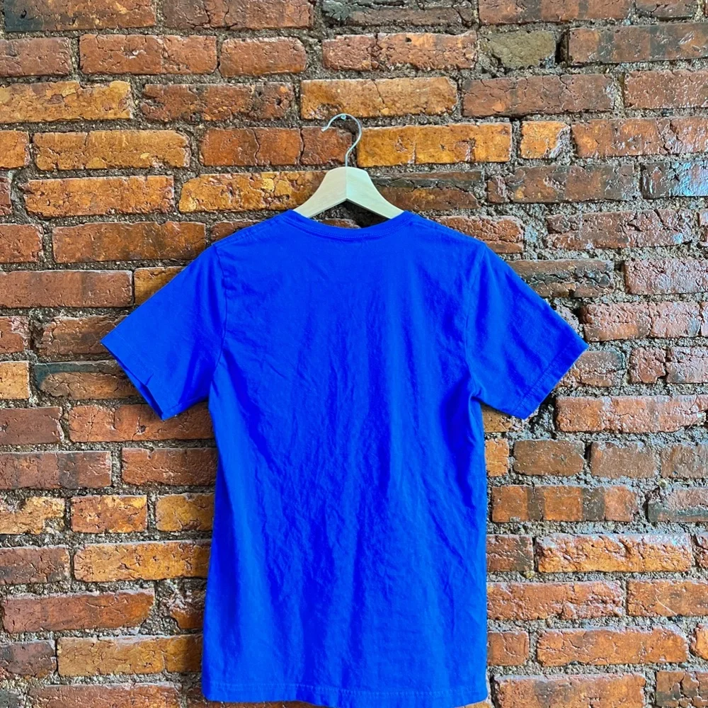 Apple Employee Volunteer Shirt - Picture 2 of 4
